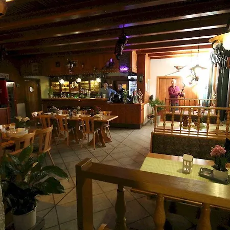 & Restaurant Druidenstein 호텔 트라우텐스타인