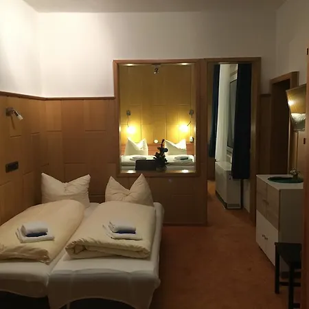 & Restaurant Druidenstein 2* 트라우텐스타인