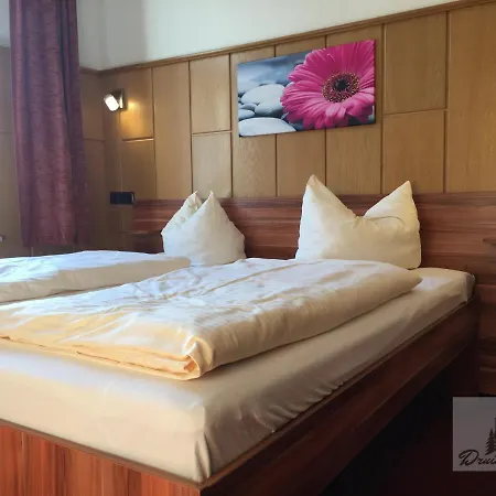 & Restaurant Druidenstein فندق 2*